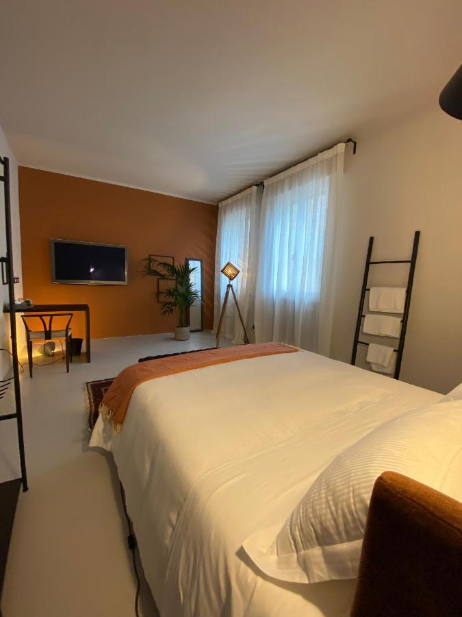 Casimiro Rooms เชซานา ภายนอก รูปภาพ